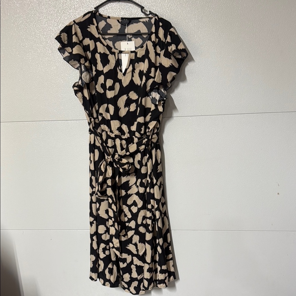 BloomChic Black and White V-Neck Sundress